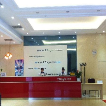 7 Days Inn Chengdu East Railway Station West Squar المظهر الخارجي الصورة