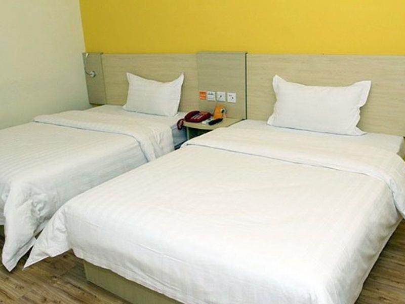 7 Days Inn Chengdu East Railway Station West Squar المظهر الخارجي الصورة